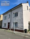 Na prodej samostatně stojící rodinný dům s garáží a menším pozemkem v Ústí nad Labem, ulice Matiční, cena 4490000 CZK / objekt, nabízí