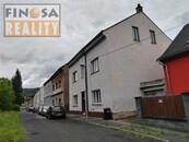 Na prodej samostatně stojící rodinný dům s garáží a menším pozemkem v Ústí nad Labem, ulice Matiční, cena 1 CZK / objekt, nabízí FINOSA reality