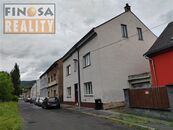 Na prodej samostatně stojící rodinný dům s garáží a menším pozemkem v Ústí nad Labem, ulice Matiční, cena 4800000 CZK / objekt, nabízí FINOSA REALITY